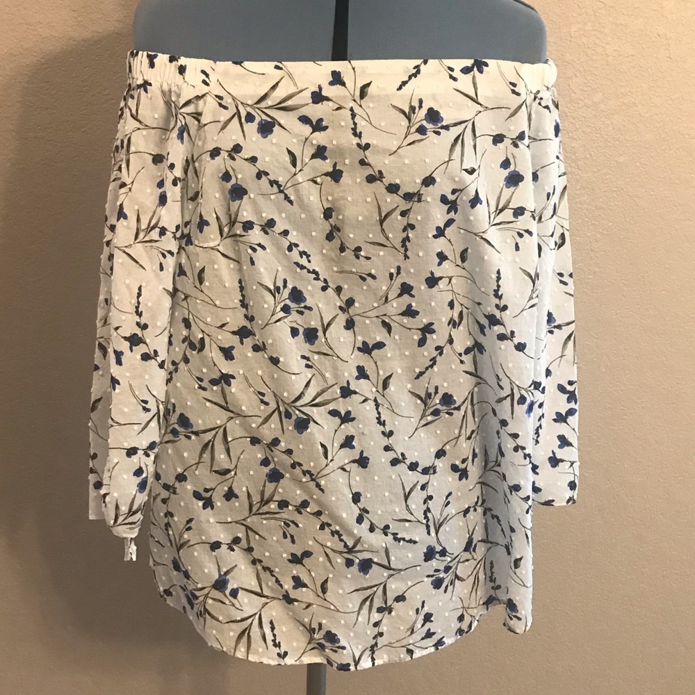 CeCe Off-Shoulder Blouse